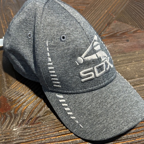 White Sox youth grey and white hat by New Era - Picture 8 of 12